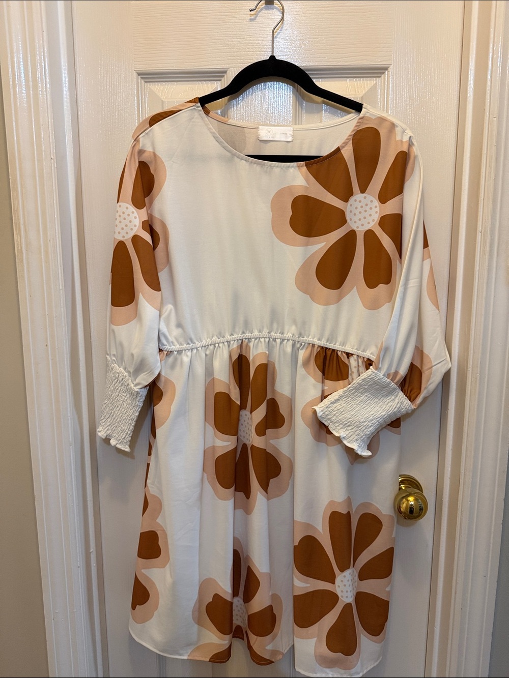Cream Floral Casual Dress in Brown Bloom - Picture 5 of 5